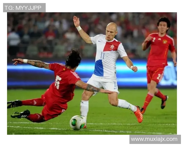 从绿茵场到人生新征程足球退役球星的荣耀与未来探索 从绿茵场到人生新征程足球退役球星的荣耀与未来探索