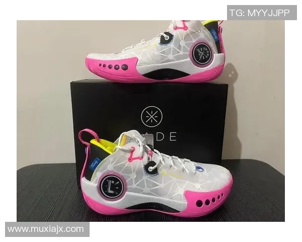 足球球星鞋子风采：品牌合作与款式解析