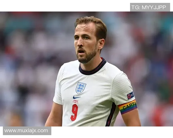 足坛前锋巨星的进攻艺术与团队核心价值深度解读 足坛前锋巨星的进攻艺术与团队核心价值深度解读