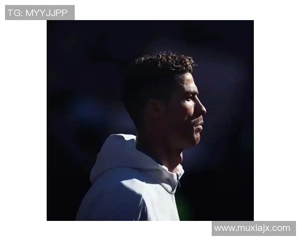 可爱球星头像足球迷你版设计，展现活力与个性，完美诠释足球迷心中偶像魅力